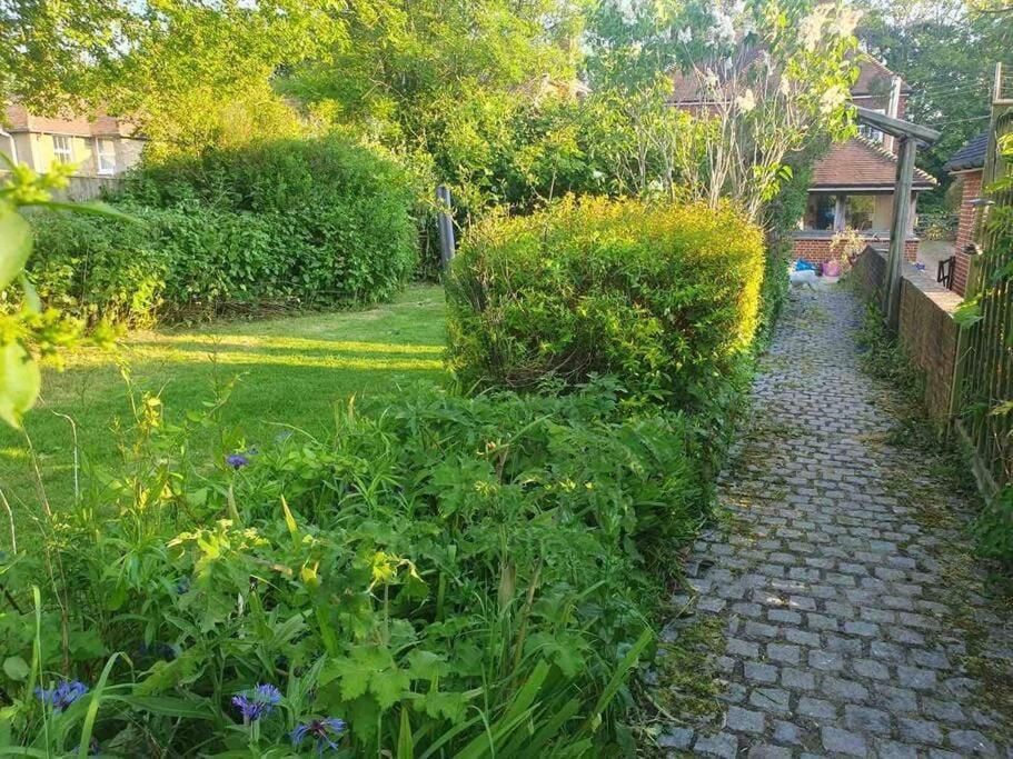 Nature Charm & Fruit Delights, Multi-Generation Celebratory Home -Try, Relax, Repeat - Sellindge Ashford  Esterno foto