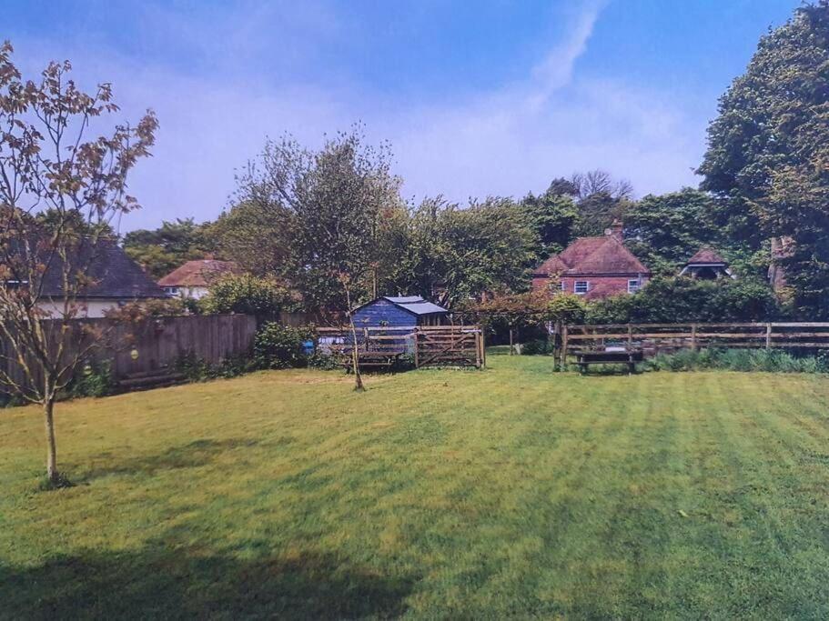 Nature Charm & Fruit Delights, Multi-Generation Celebratory Home -Try, Relax, Repeat - Sellindge Ashford  Esterno foto