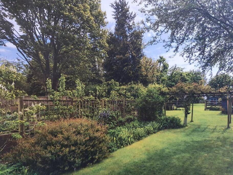 Nature Charm & Fruit Delights, Multi-Generation Celebratory Home -Try, Relax, Repeat - Sellindge Ashford  Esterno foto